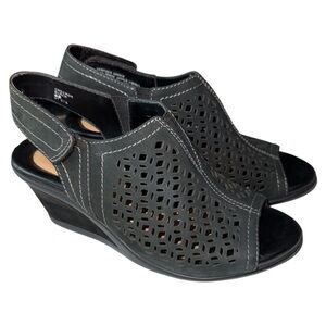 Earth Cascade Black Leather Wedge Sandals Peep Toe Cutout Slingback Comfort Sz 6
